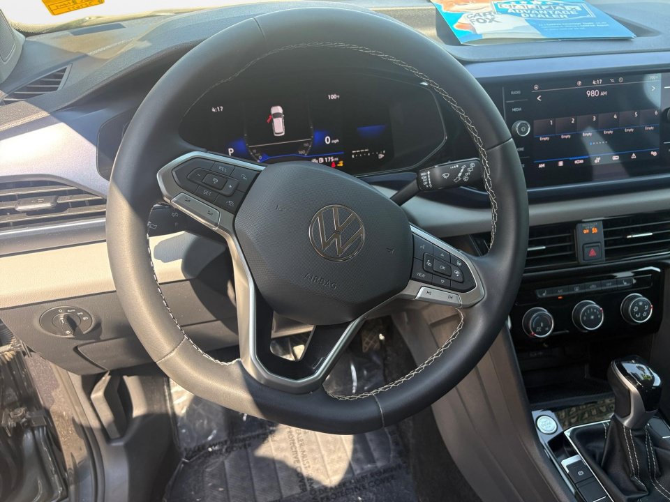 Certified 2023 Volkswagen Taos SE FWD image 10