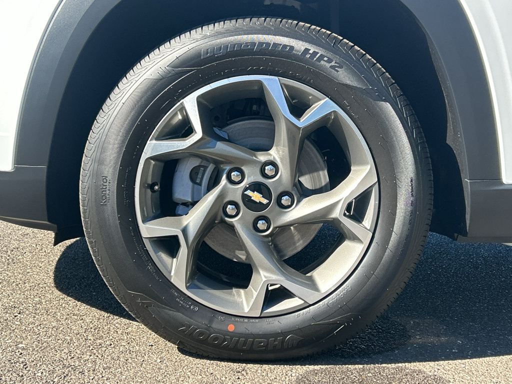 New 2026 Chevrolet Trax LT w/ Sunroof Package FWD image 10