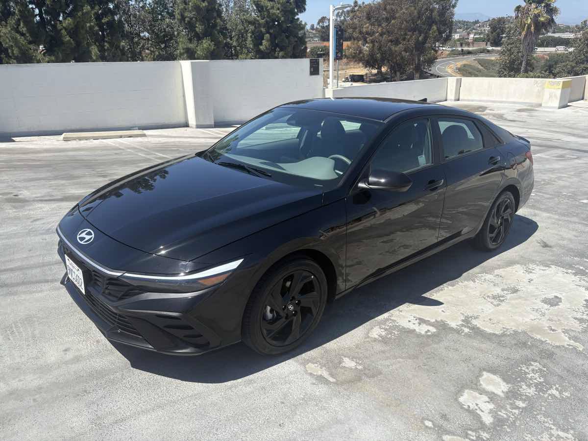 Used 2026 Hyundai Elantra Sport FWD image 3