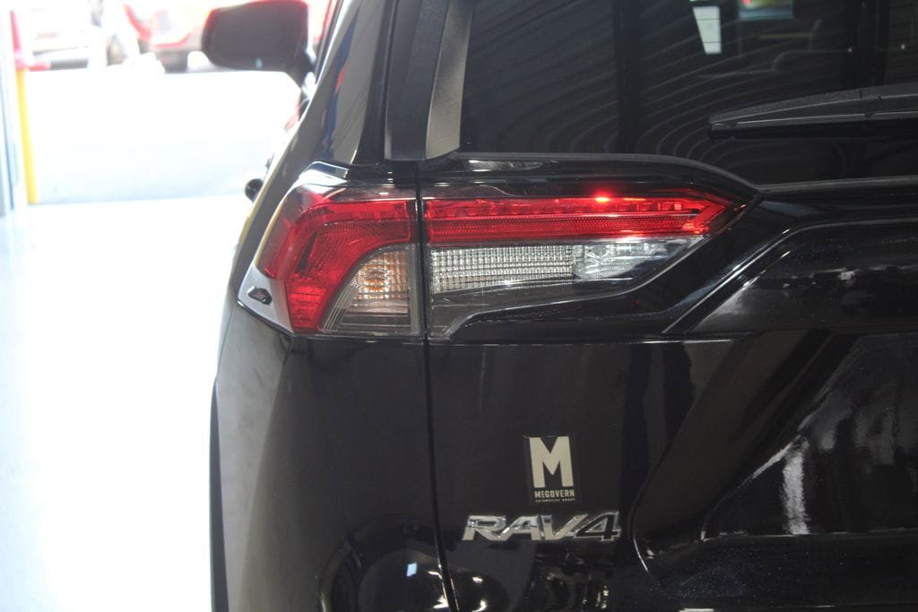 Used 2023 Toyota RAV4 LE AWD/4WD image 34
