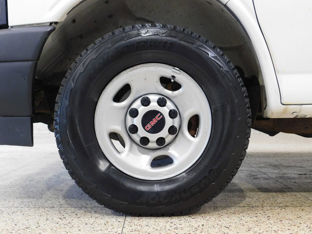 Used 2017 GMC Savana 2500 RWD image 20