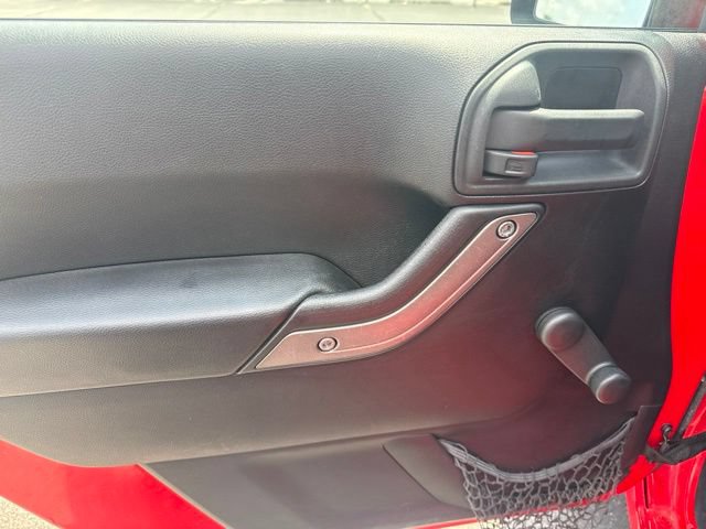 Used 2015 Jeep Wrangler Sport w/ Connectivity Group AWD/4WD image 12