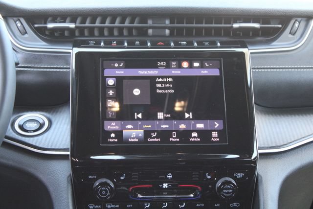 Used 2023 Jeep Grand Cherokee L Laredo AWD/4WD image 17