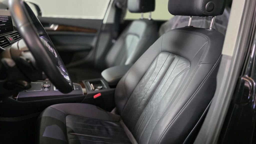Used 2018 Audi Q5 2.0T Premium Plus w/ Premium Plus Package image 17