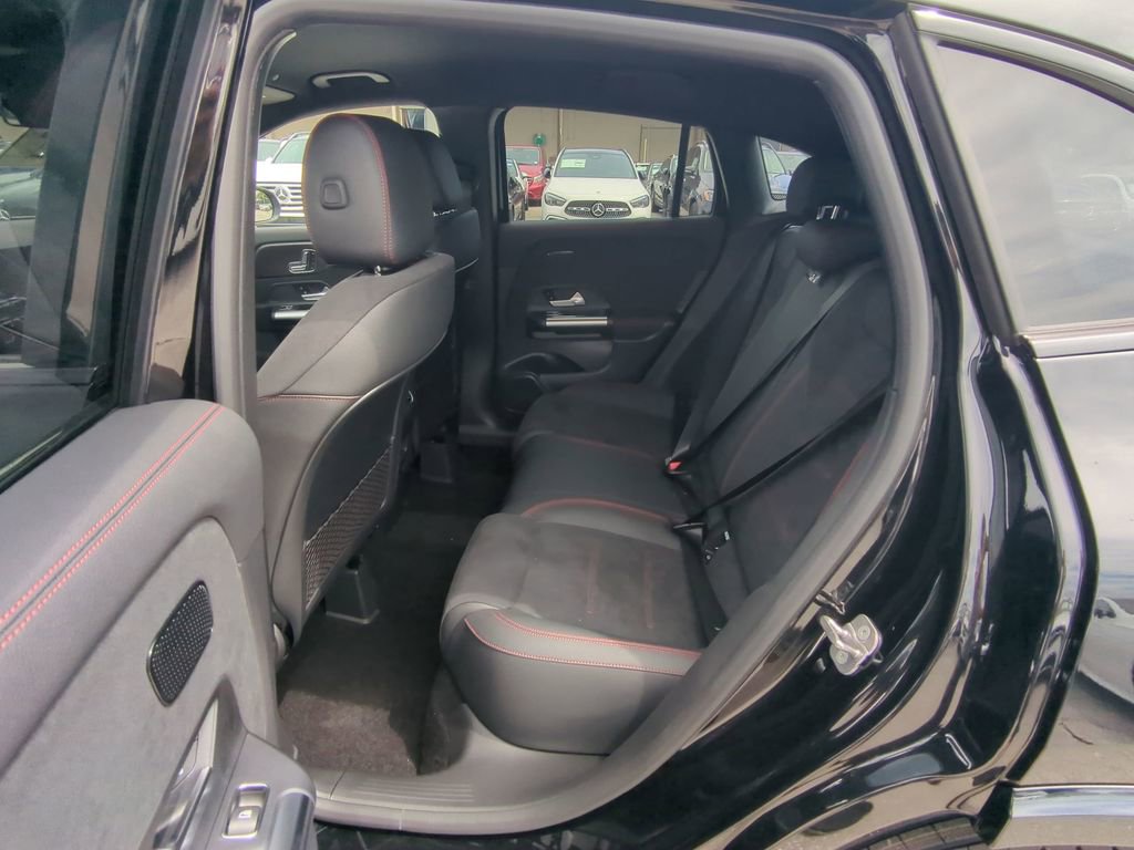 Used 2025 Mercedes-Benz GLA 250 image 5