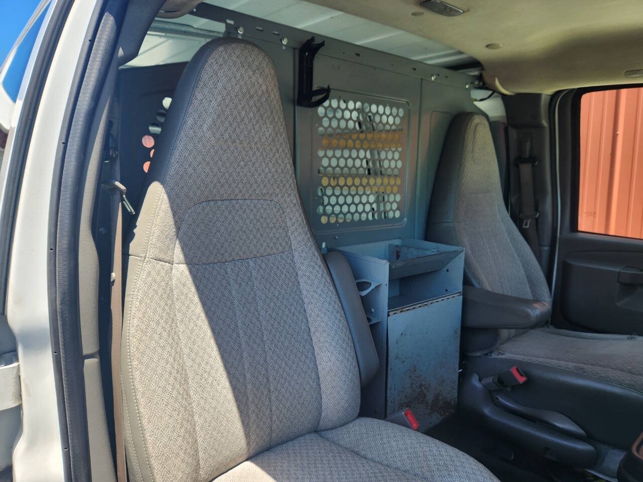 Used 2017 GMC Savana 2500 RWD image 13