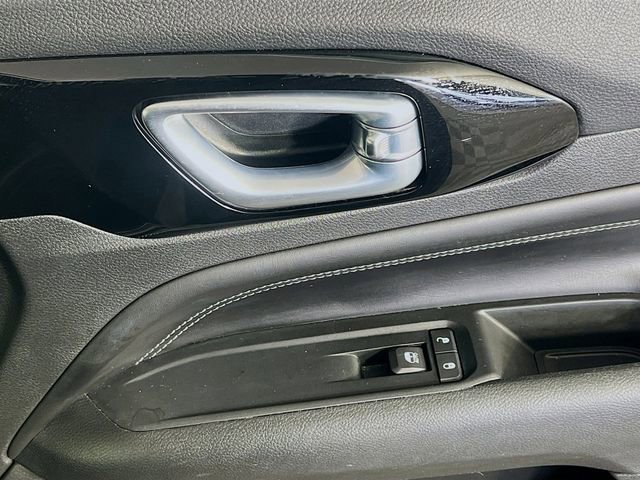 Used 2022 Jeep Compass Altitude FWD image 32