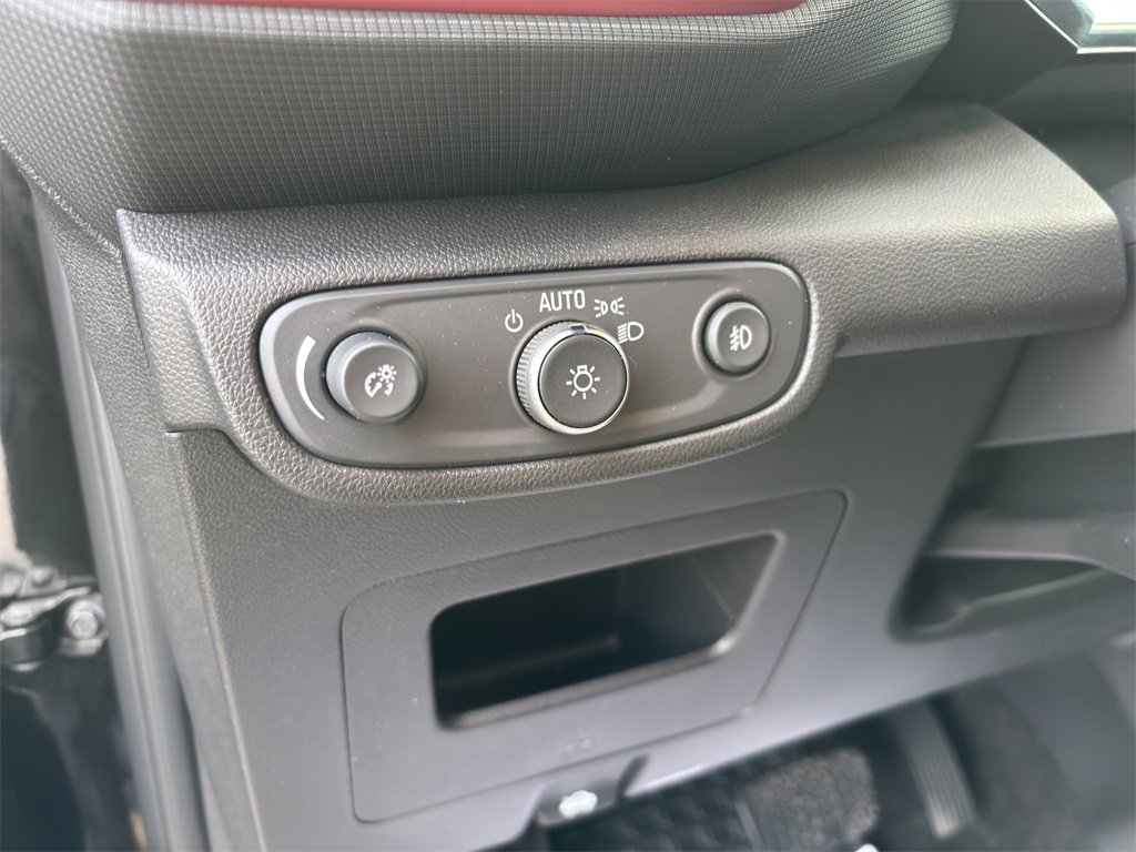 Used 2022 Chevrolet TrailBlazer RS w/ Sun and Liftgate Package image 11