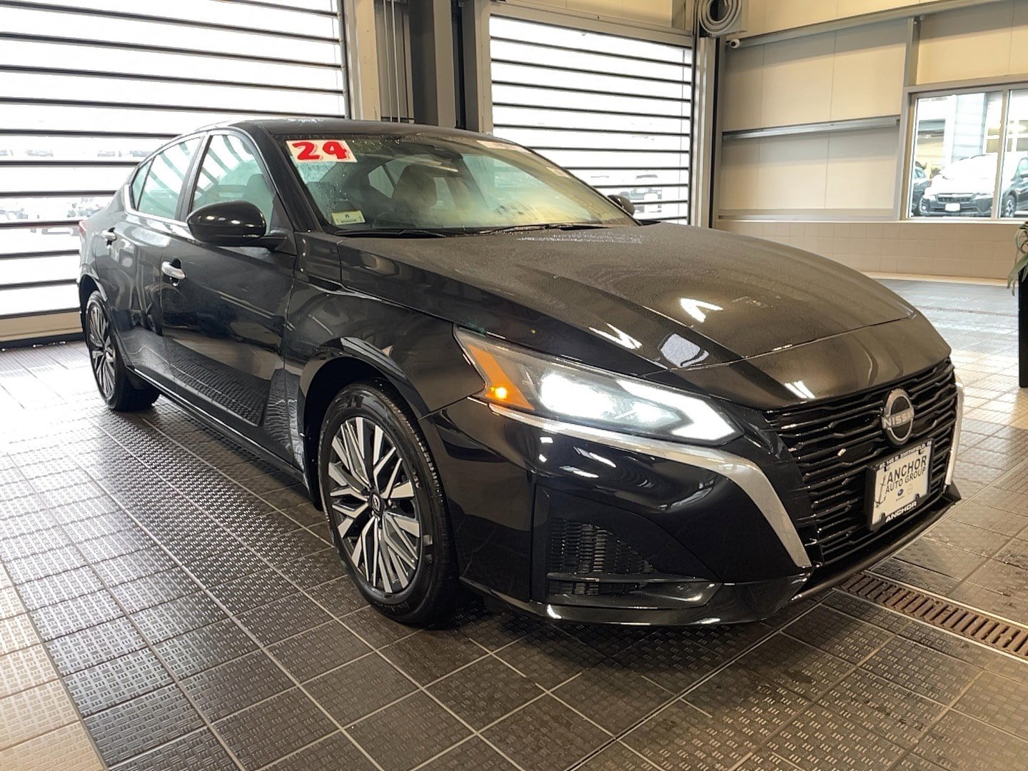 Used 2024 Nissan Altima 2.5 SV w/ SV Premium Package image 1