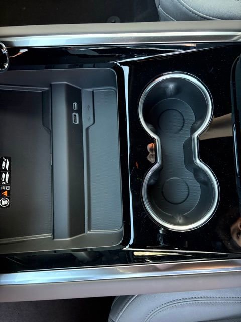 New 2026 Chevrolet Suburban LT image 17