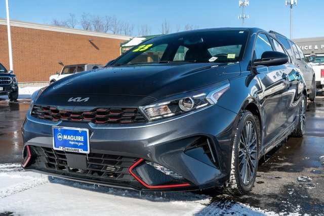 Used 2023 Kia Forte GT-Line w/ GT-Line Premium Package image 2