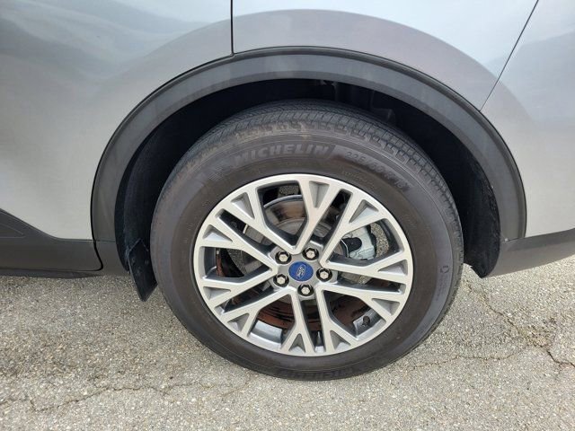 Certified 2022 Ford Escape SEL w/ Technology Package image 9