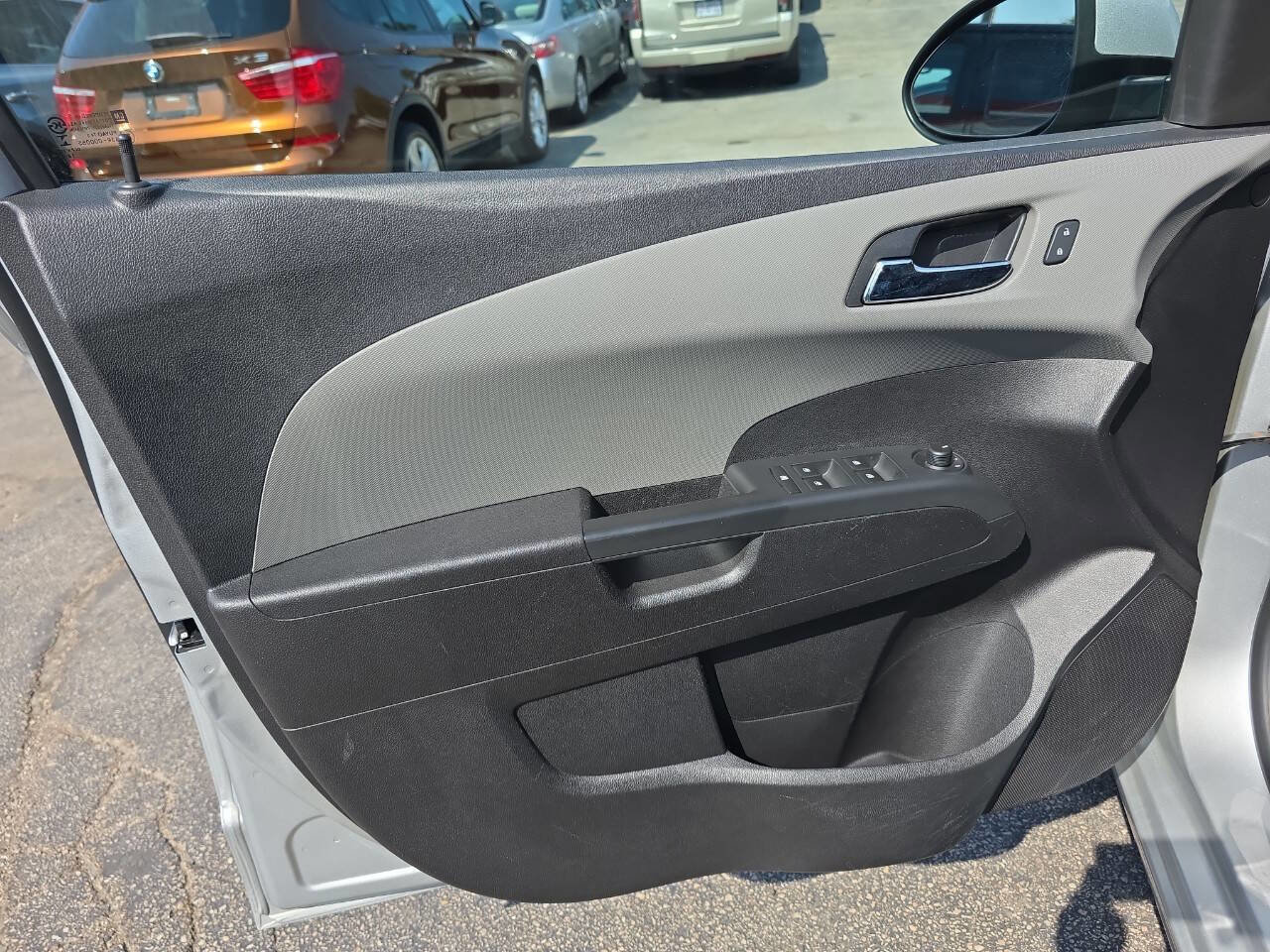 Used 2015 Chevrolet Sonic LT image 11