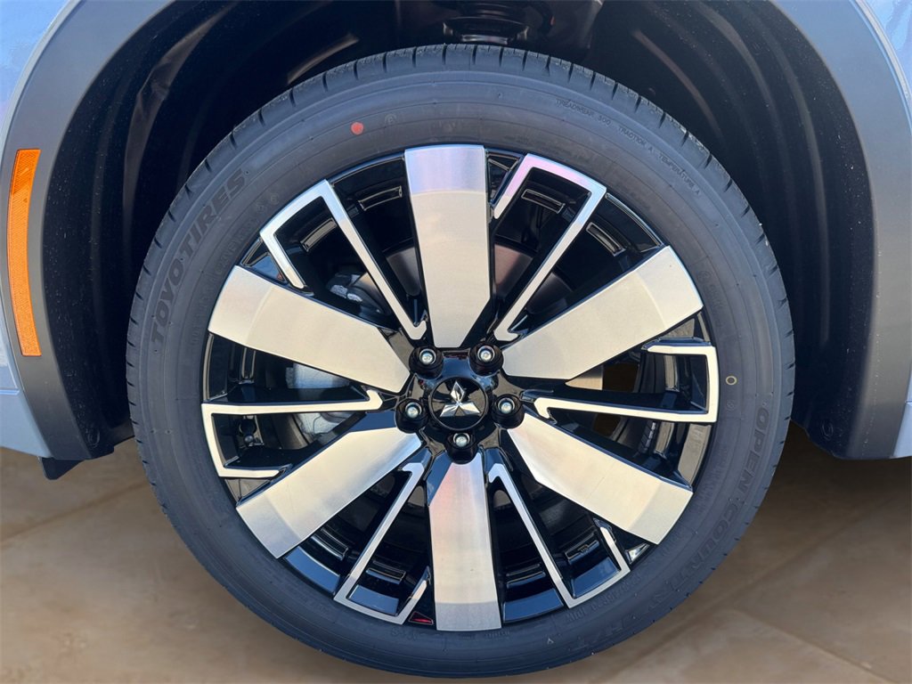 New 2025 Mitsubishi Outlander SEL image 14