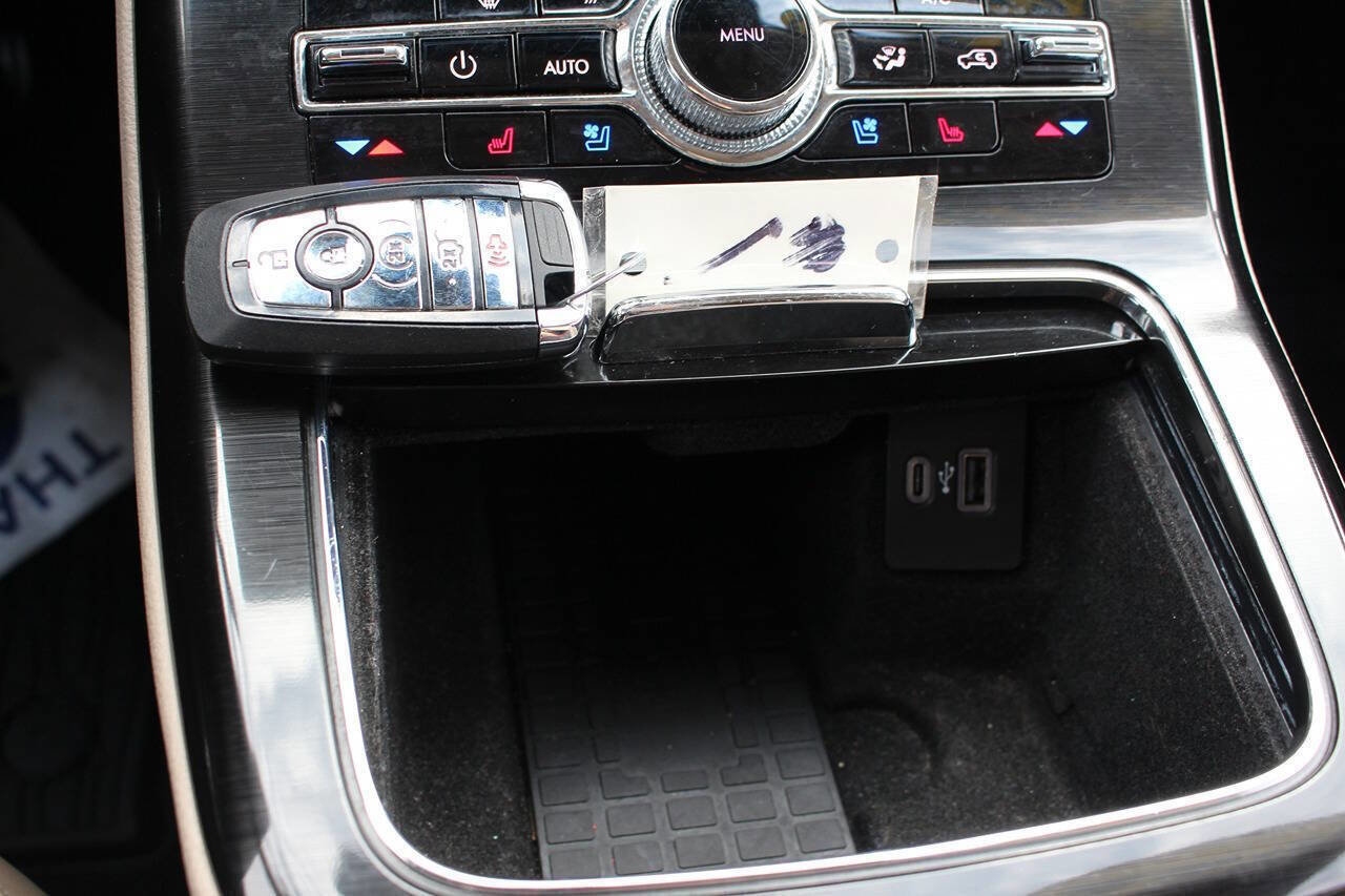 Used 2022 Lincoln Nautilus Reserve w/ Luxury Package image 17