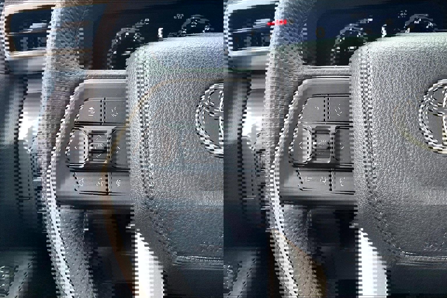 Used 2025 Toyota Tacoma TRD Off-Road image 23