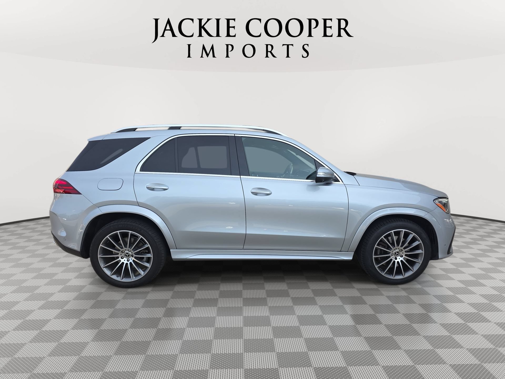 Certified 2024 Mercedes-Benz GLE 450e 4MATIC image 4