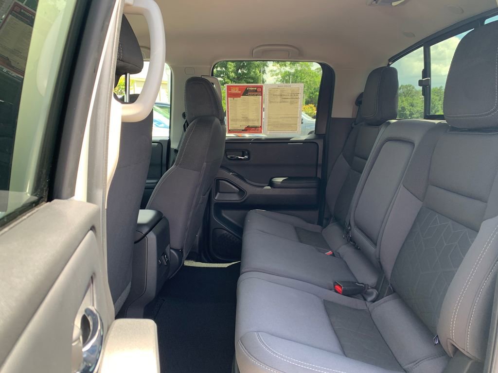 Used 2025 Nissan Frontier SV w/ SV Convenience Package RWD image 26