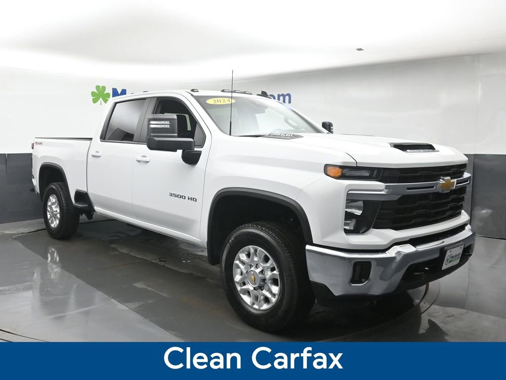 Used 2024 Chevrolet Silverado 3500 LT w/ Convenience Package image 2