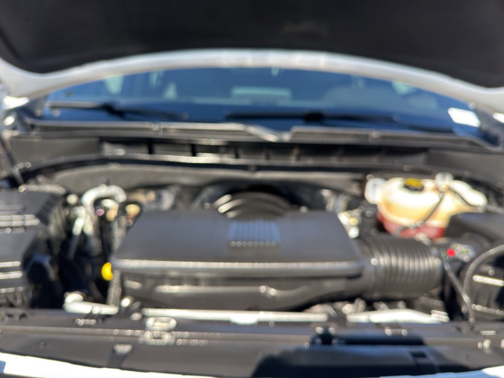 Used 2024 GMC Yukon SLE w/ Gmc Pro Safety Plus Package image 10