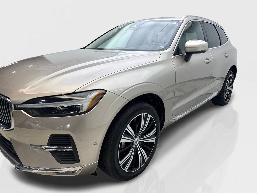 Used 2023 Volvo XC60 B5 Plus FWD image 11