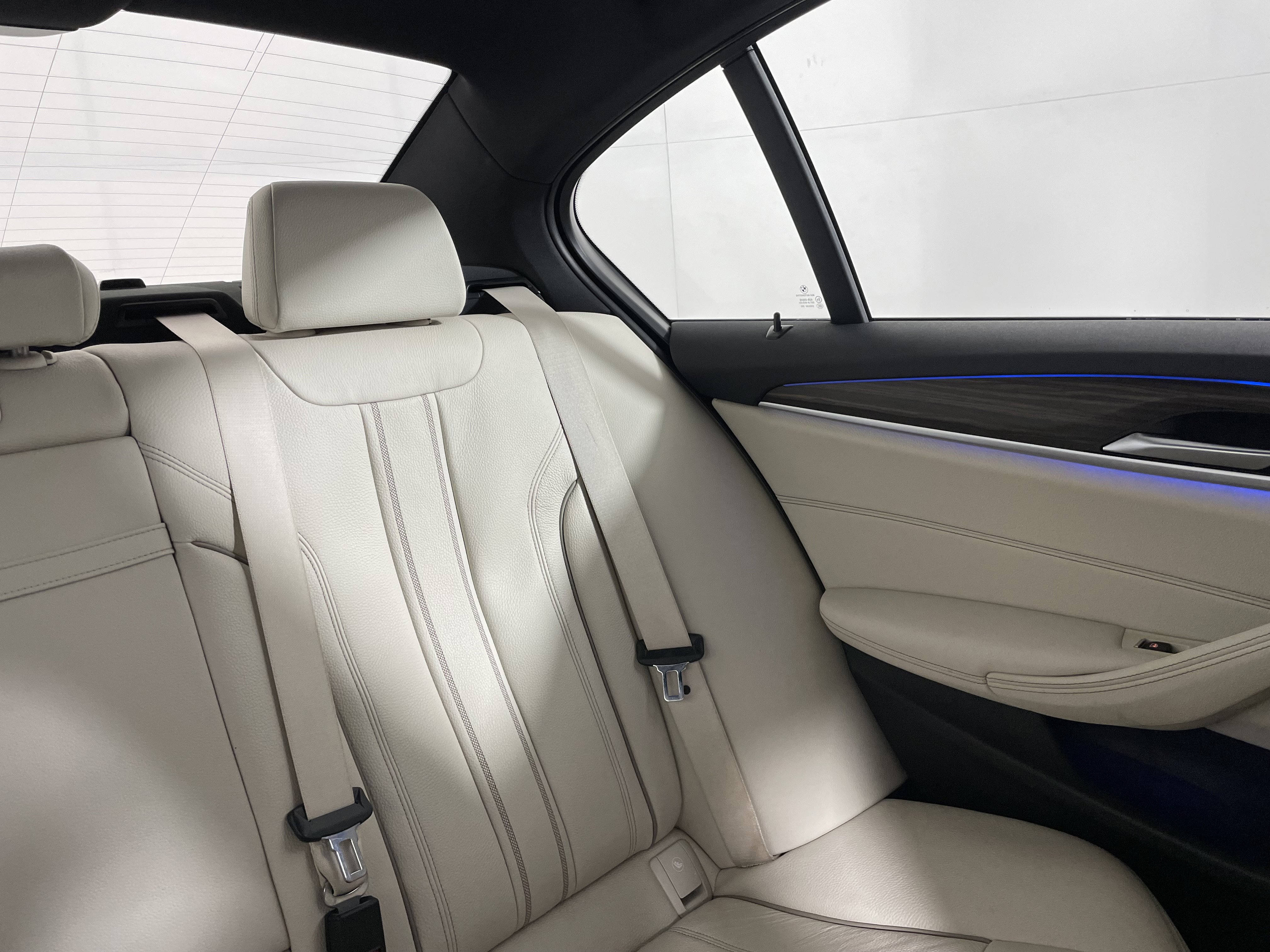 Used 2022 BMW 530i w/ Premium Package image 15