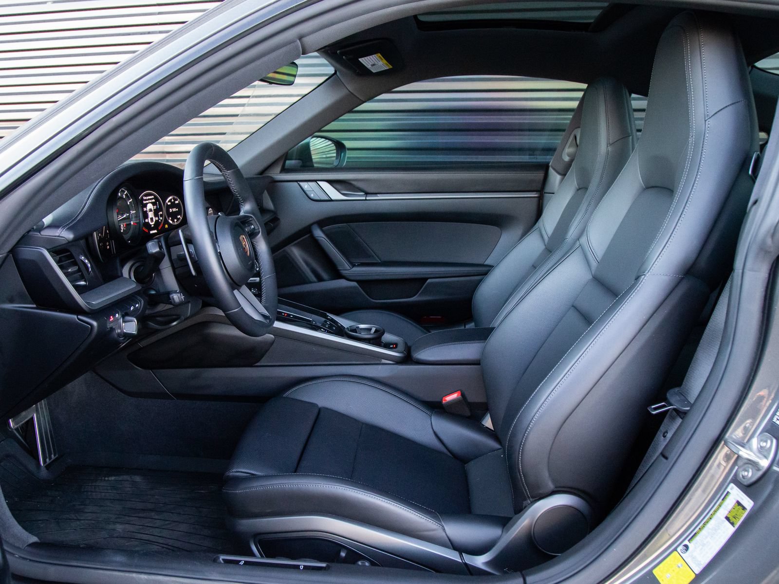 Certified 2024 Porsche 911 Carrera RWD image 5
