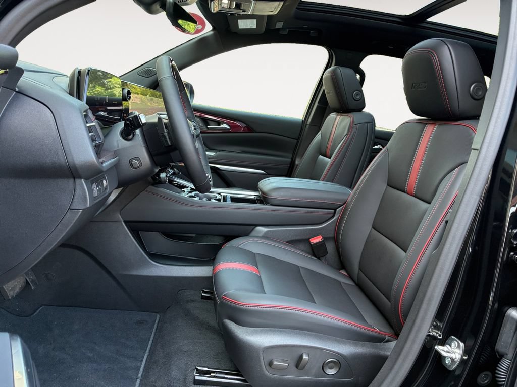 New 2027 Chevrolet Traverse RS FWD image 9