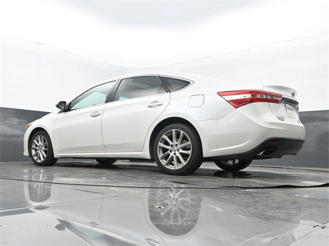 Used 2014 Toyota Avalon Limited image 10