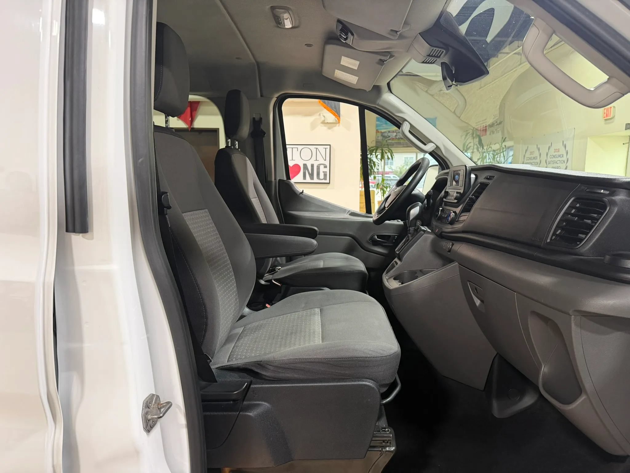 Used 2020 Ford Transit 350 XLT RWD image 29