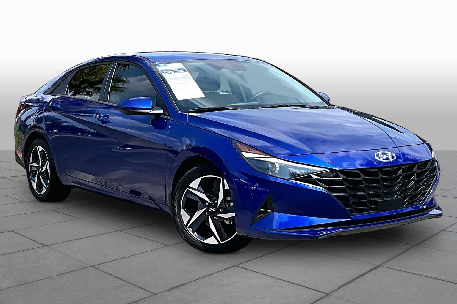 Used 2023 Hyundai Elantra SEL w/ Convenience Package FWD image 3