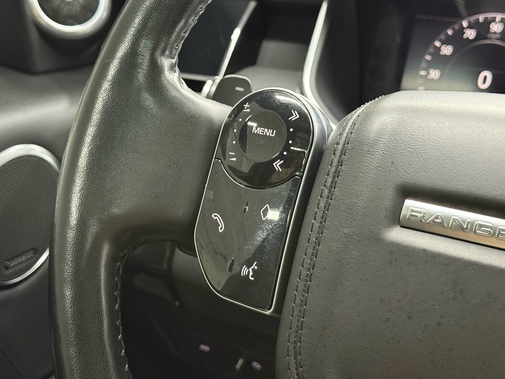 Used 2019 Land Rover Range Rover Long Wheelbase Supercharged AWD/4WD image 32