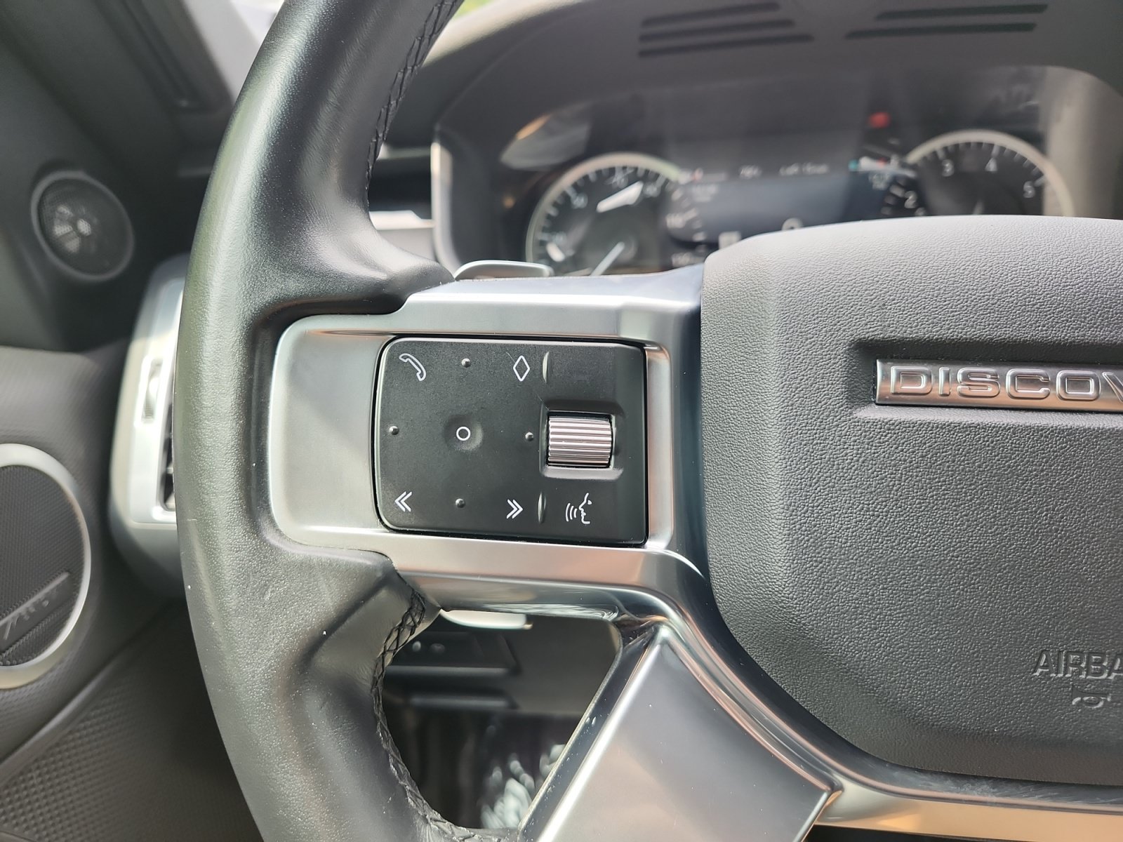 Used 2023 Land Rover Discovery S R-Dynamic AWD/4WD image 18
