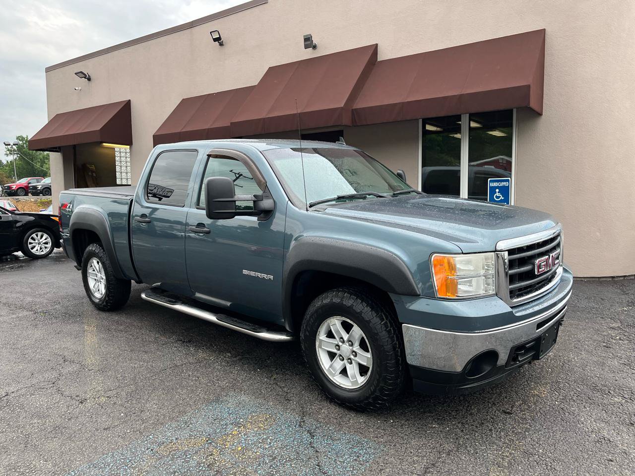Used 2011 GMC Sierra 1500 SLE w/ Power Tech Package AWD/4WD image 3