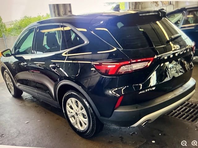 Used 2025 Ford Escape Active w/ Active Premium Tech Pack FWD image 3