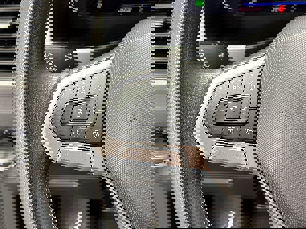 Used 2021 Volkswagen Atlas Cross Sport SEL Premium image 18