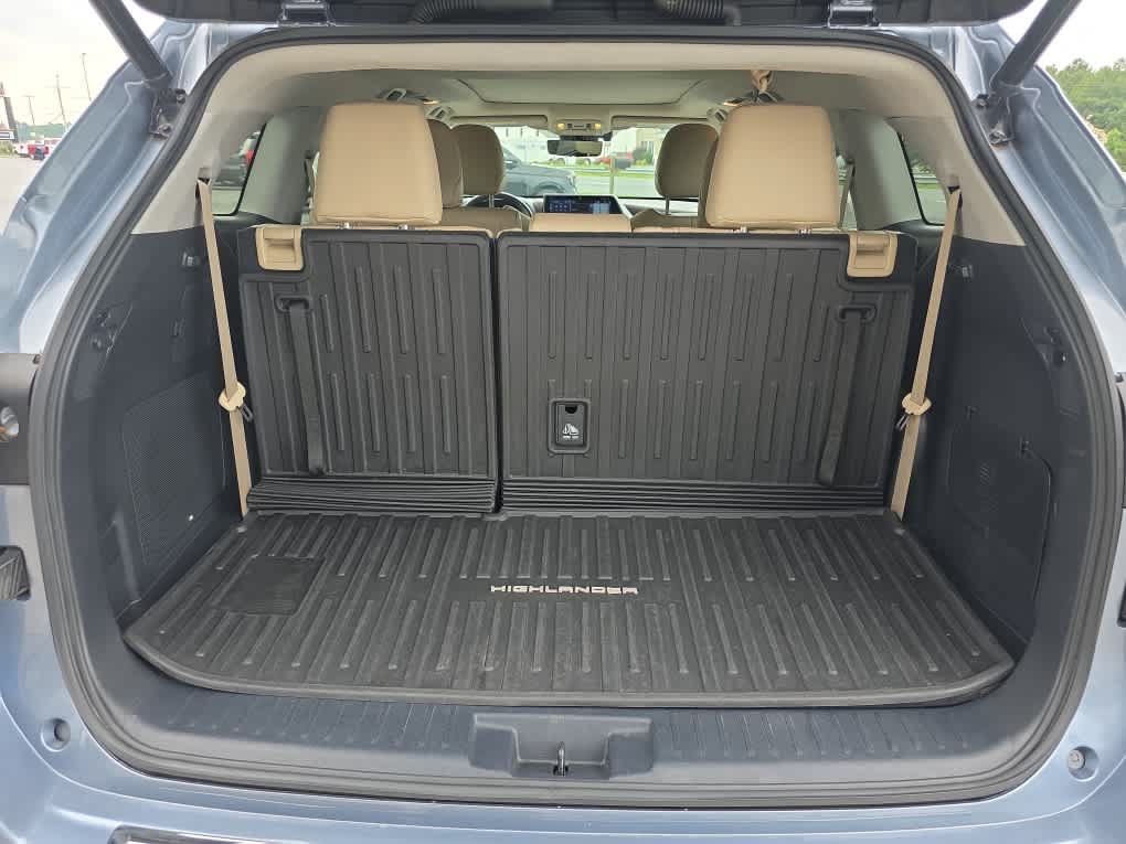 Used 2021 Toyota Highlander Platinum AWD/4WD image 13