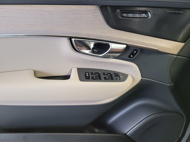 New 2026 Volvo XC90 B6 Plus w/ Protection Package Premier AWD/4WD image 22