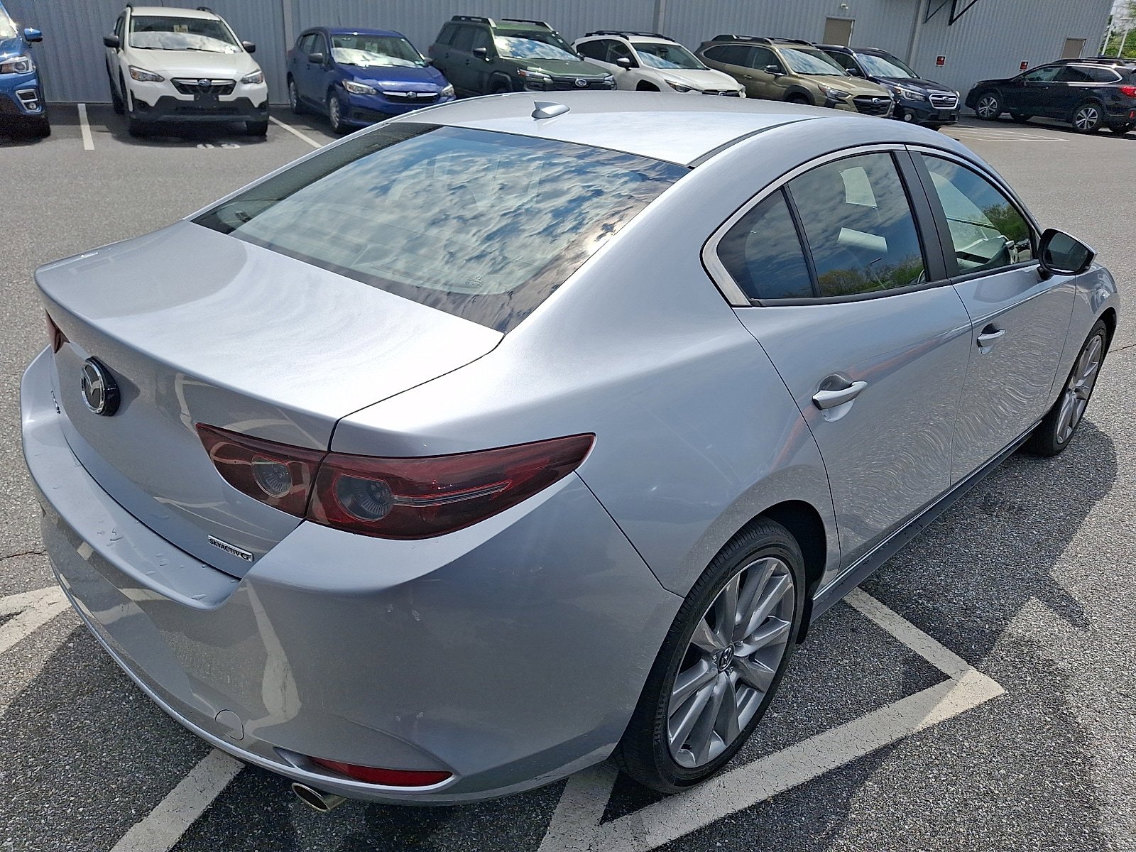 Used 2019 MAZDA MAZDA3 Sedan w/ Preferred Package image 4