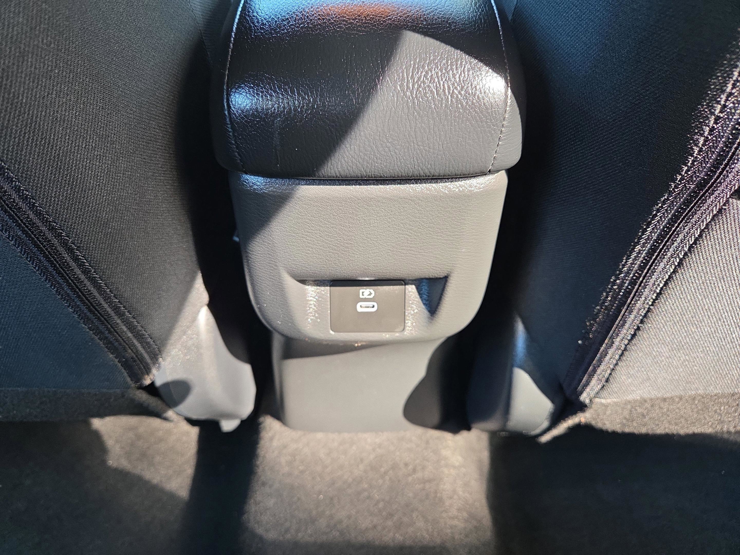 Used 2025 Nissan Versa SV image 36