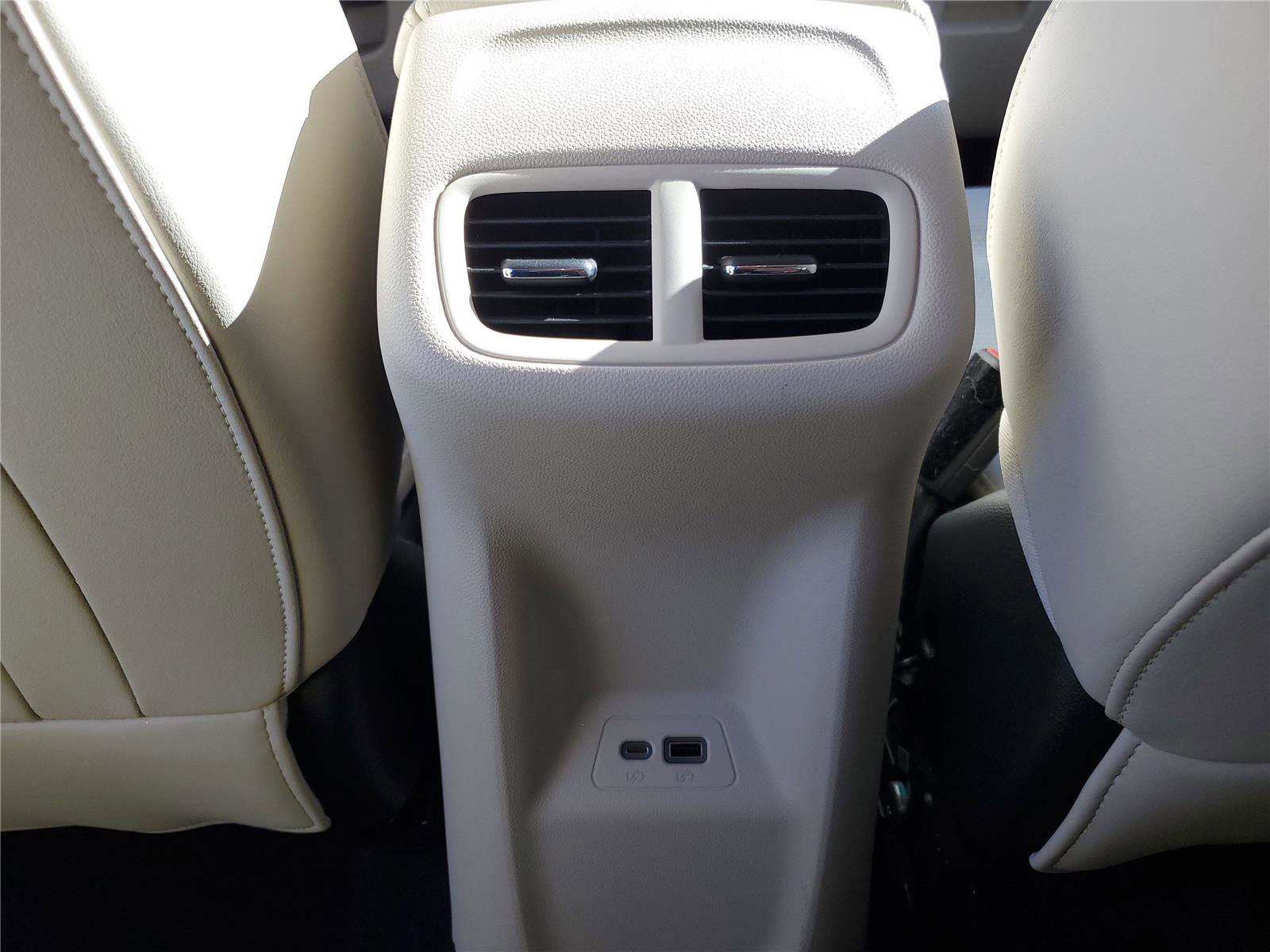 Used 2023 Buick Envision Preferred image 11