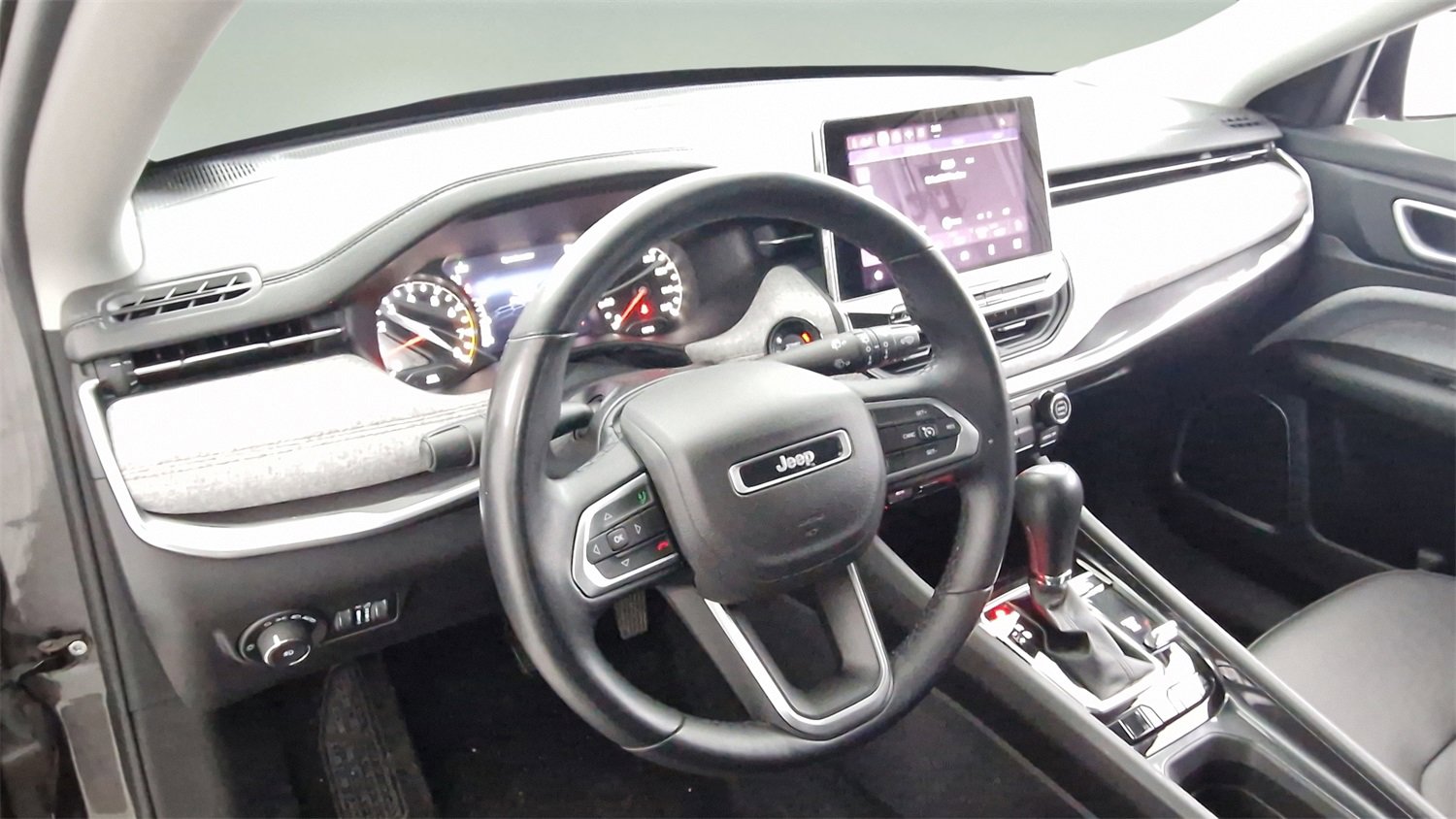 Used 2022 Jeep Compass Latitude image 14