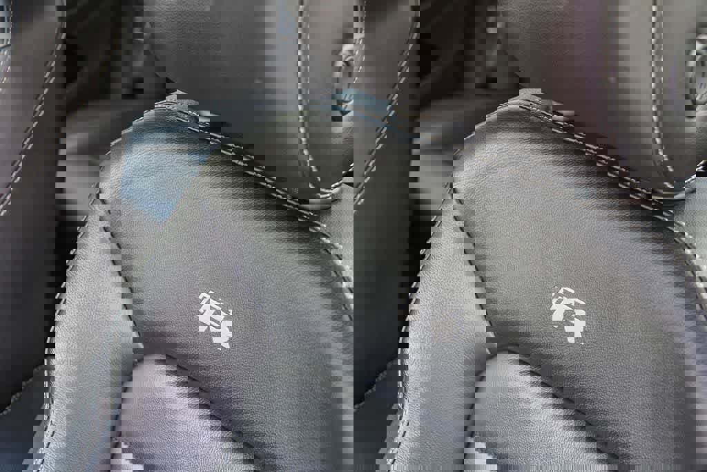 Used 2017 Volkswagen Golf R 4-Door image 21