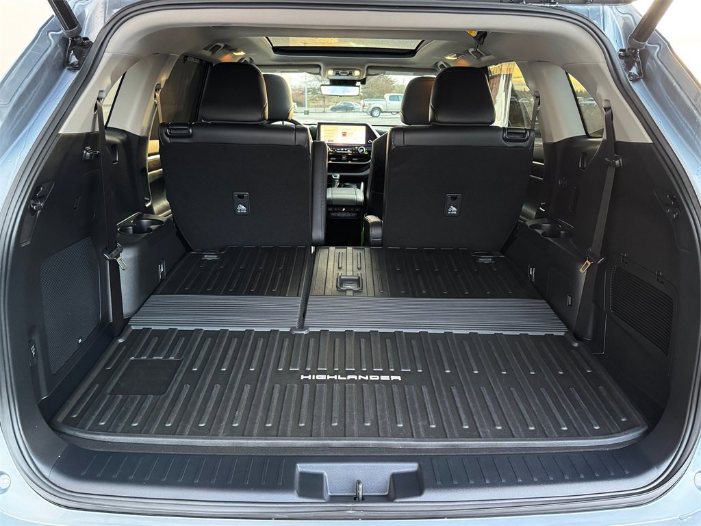 Used 2023 Toyota Highlander Platinum image 23