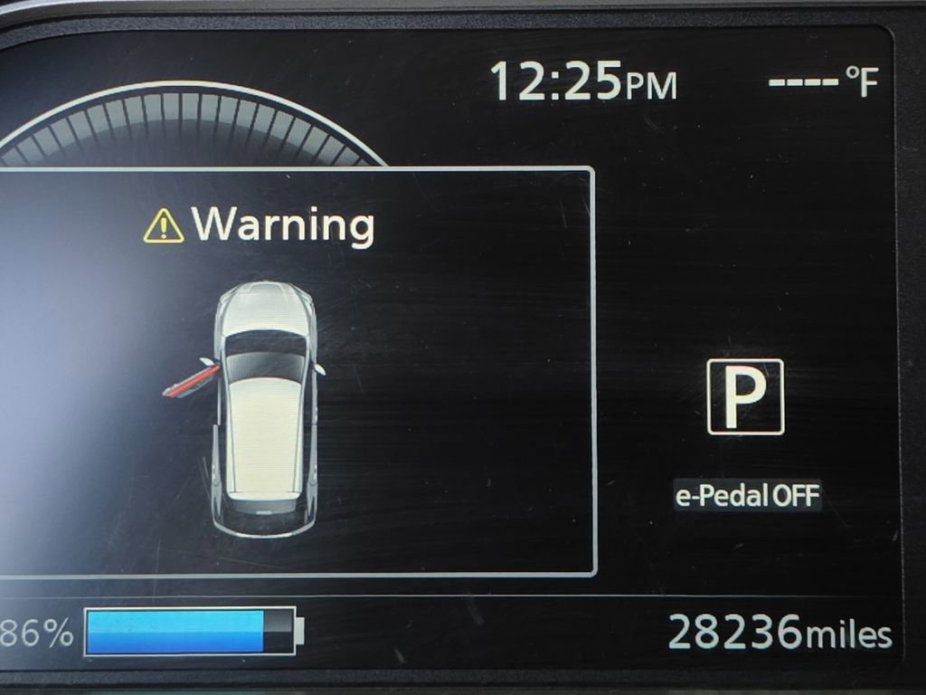 Used 2020 Nissan Leaf SV w/ SV Technology Package FWD image 23