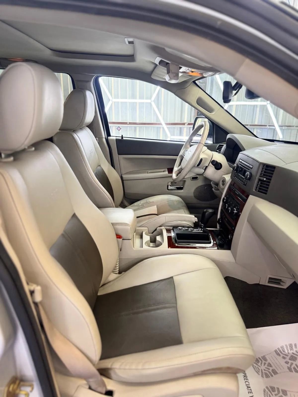 Used 2007 Jeep Grand Cherokee Limited image 36