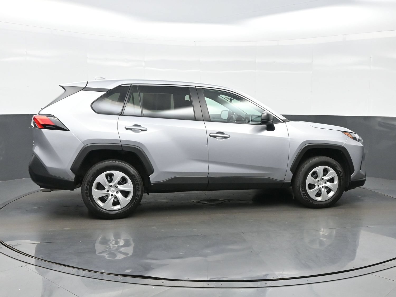 Used 2023 Toyota RAV4 LE AWD/4WD image 7