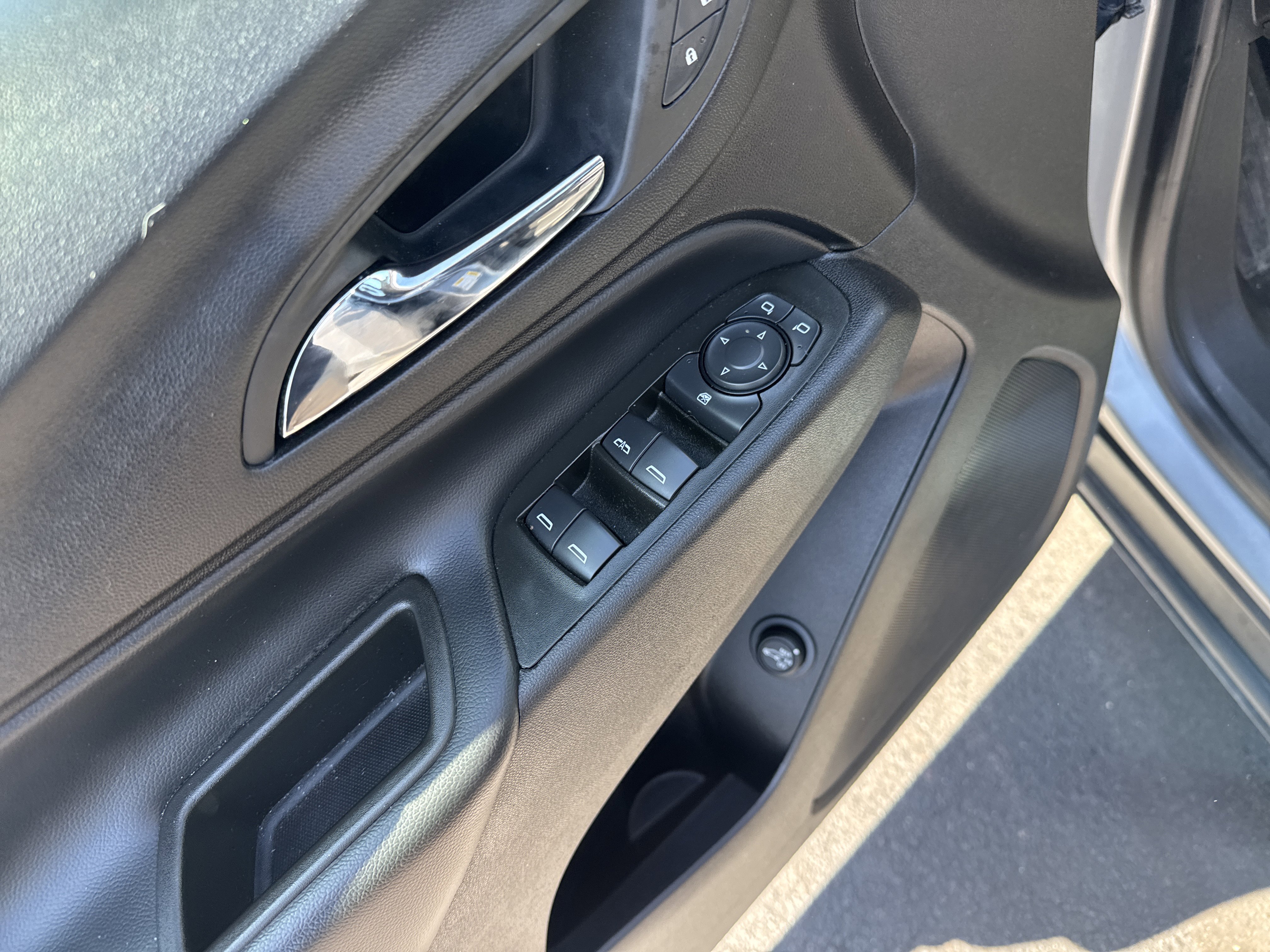 Used 2024 Chevrolet Equinox LT AWD/4WD image 16