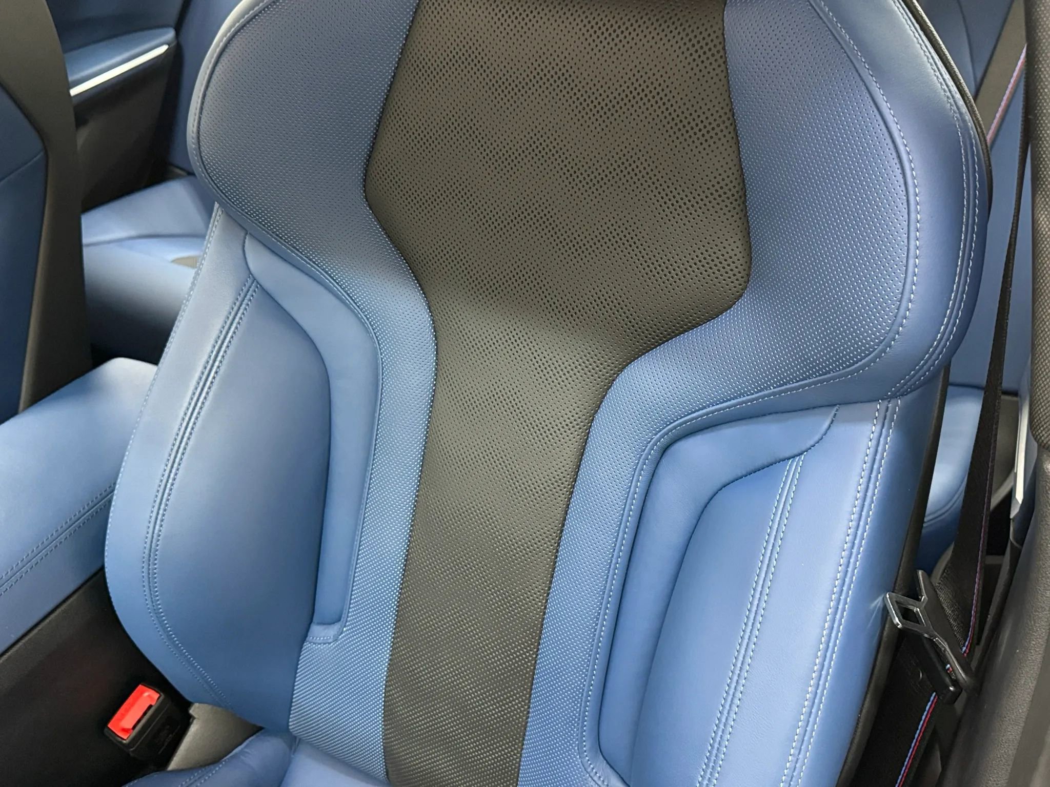Used 2025 BMW M3 w/ Executive Package RWD image 31