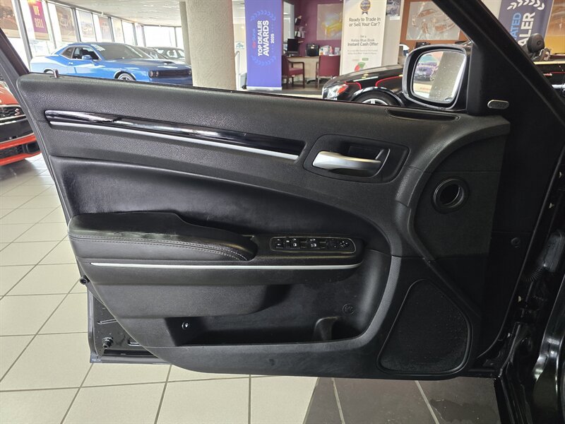 Used 2021 Chrysler 300 S RWD image 7